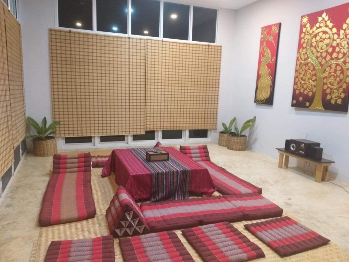 Ban Phlu ThongAly'S House住宿加早餐旅馆 外观 照片